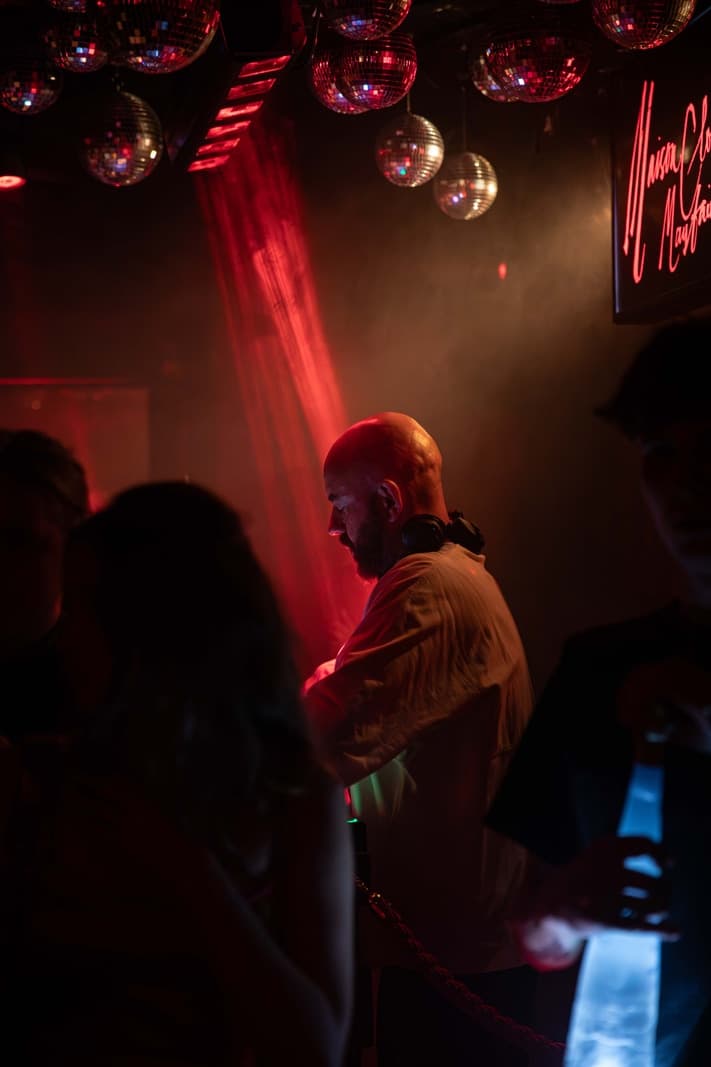 How to Plan a Birthday for Someone Who Doesn't Like Clubs