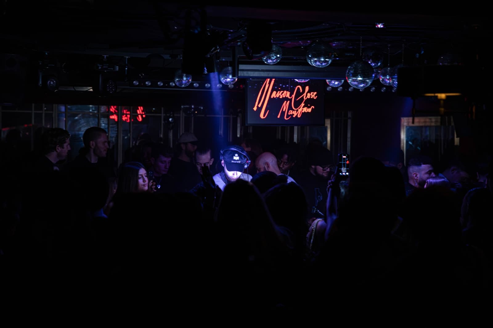 How London Club Door Policies Work for Birthday Groups